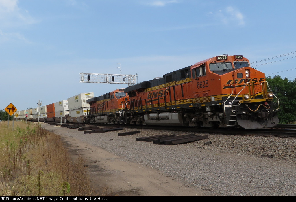 BNSF 6625 East